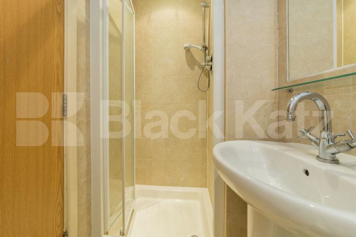 City Location 1 bedroom property with balcony near old street station Westland Place, Old Street